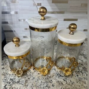 Set of canisters